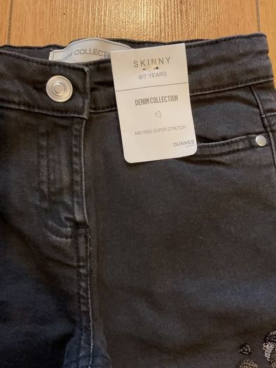 Girls beautiful skinny Denim trousers with sequins 6-7years Brand New