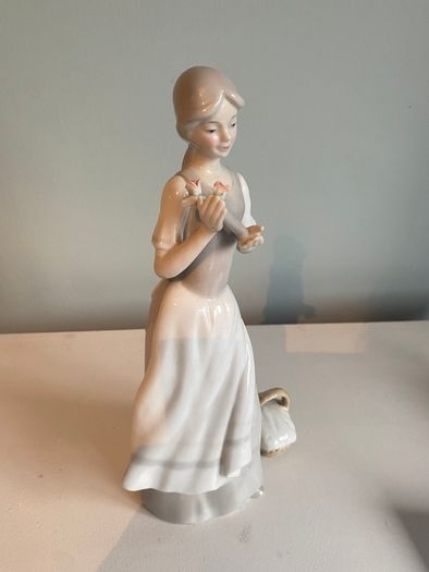 Porcelain 10 inch  figurine of a lady