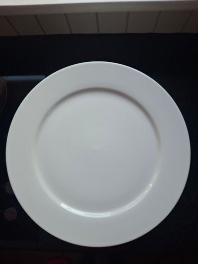 Dinner plates