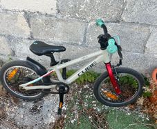 2022 Cube Cubie 160 RT Kids Bike in Grey and Red