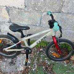 2022 Cube Cubie 160 RT Kids Bike in Grey and Red