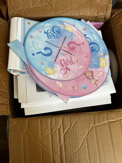 Gender reveal decorations
