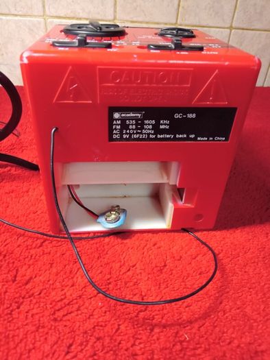 1980s Academy Am/fm  Cube Clock Radio
