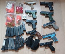 toy guns