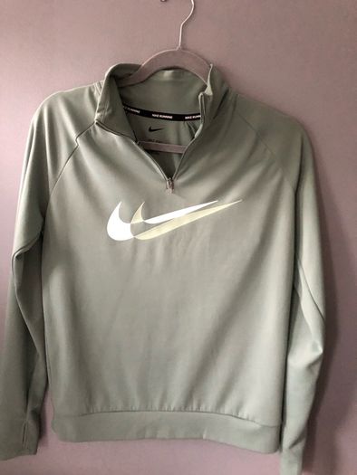 Ladies Nike sweater size S reduced