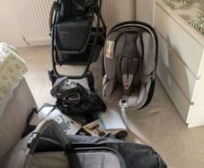 Uppababy Vista V2 Pushchair Frame Carrycot Toddler Seat plus accessories