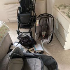 Uppababy Vista V2 Pushchair Frame Carrycot Toddler Seat plus accessories