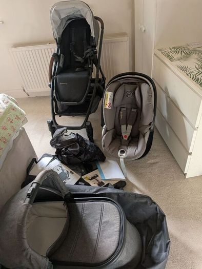 Uppababy Vista V2 Pushchair Frame Carrycot Toddler Seat plus accessories