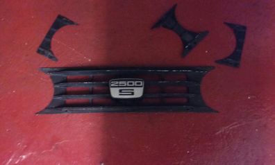 Triumph  2500 S Grille