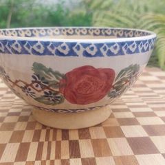 Beautiful Nicholas Mosse Medium Bowl in the Popular but Discontinued Kilfane Rose Pattern, Circa 1996-2004