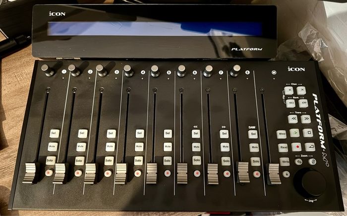 Icon Platform M+