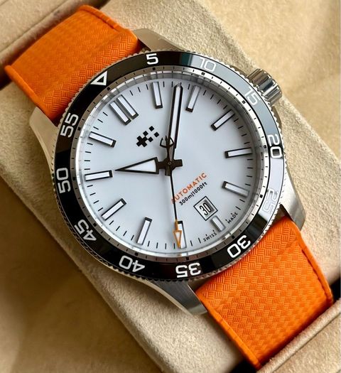 Christopher Ward C60 Trident Pro 300 42mm