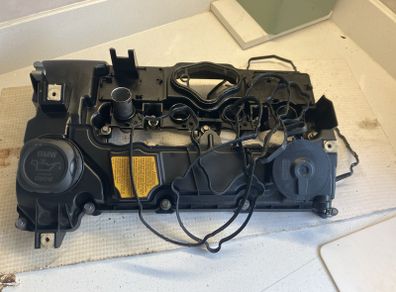 BMW E90 Rocker Cover (with new gasket)