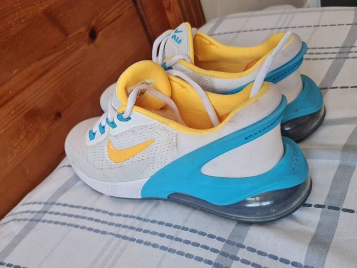 2022 nike air max go gs Size 5 eu 38 white/yellow in excellent condition