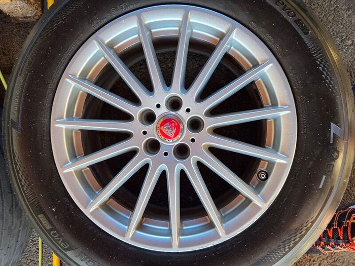 Jaguar 18" alloy wheels