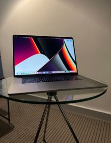 Apple MacBook Pro 16-inch 2020 Intel i7 16GB 500SSD A2141 Touch Bar MS OFFICE