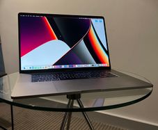 Apple MacBook Pro 16-inch 2020 Intel i7 16GB 500SSD A2141 Touch Bar MS OFFICE