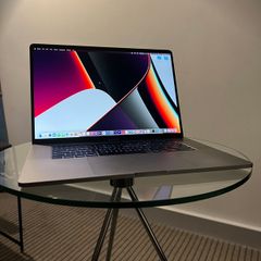 Apple MacBook Pro 16-inch 2020 Intel i7 16GB 500SSD A2141 Touch Bar MS OFFICE
