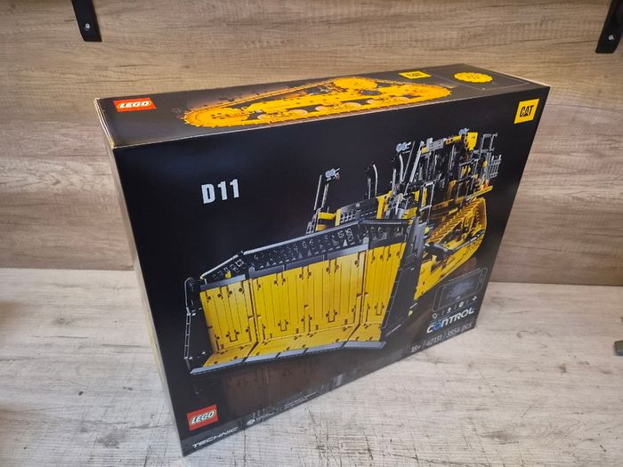 Lego Technic 42131 Cat D11 Bulldozer