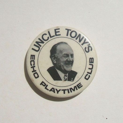 UNCLE TONY'S (Southern Daily Echo) - children's newspaper Echo Playtime Club membership badge (late 1960s)