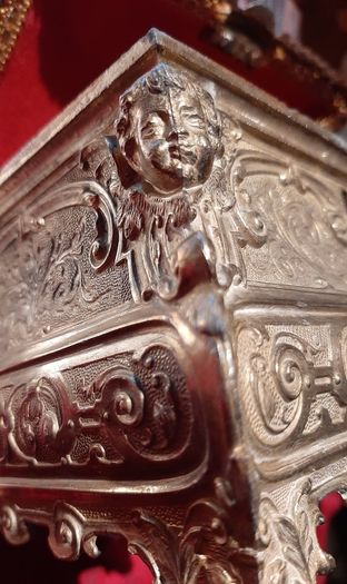new antique bronze/brass? jewellery box