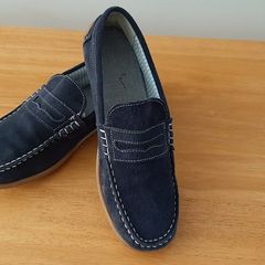 Men's/Young Men's Loafers Size 6