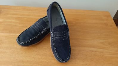 Men's/Young Men's Loafers Size 6