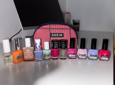 Nail Polishes, Strengtheners with Carry Case