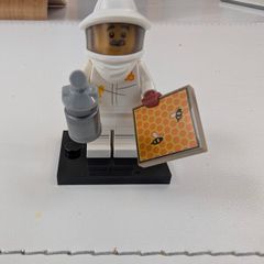 100% lego Bee Keeper col380
