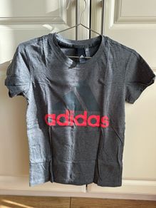 Adidas ladies women t-shirt, mint condition