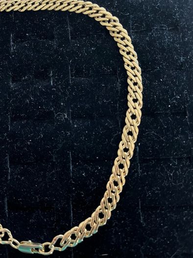 Gold tone necklace