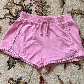 Girls shorts 5-6yo