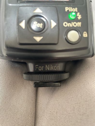 Nissin DI866 speedlite