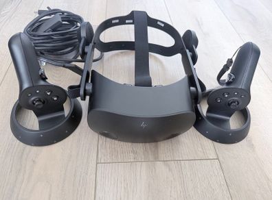 HP Reverb G2 VR Headset, Controllers,Original Box Excellent Condition