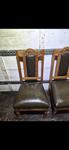 oak chairs x2