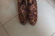 H&amp;D Leopard Print Ankle Boots. S 7