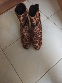 H&D Leopard Print Ankle Boots. S 7