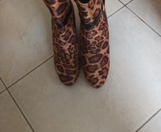 H&D Leopard Print Ankle Boots. S 7