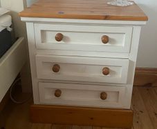 2 Solid wood bedside lockers