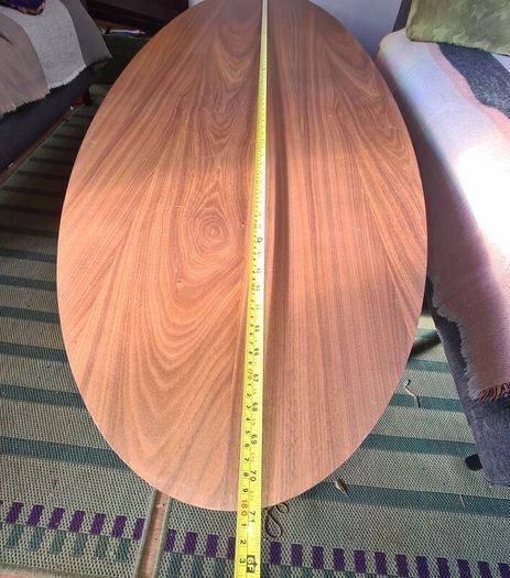 Oval coffee table