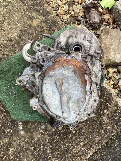 Gearbox for Reconditioned. Citroen Berlingo, Peugeot Partner, 1.6HDi Diesel Engine, with 5 speed gearbox (Suits 2010 - 2018 Models.)