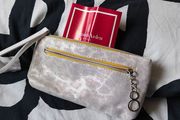 Elizabeth Arden makeup bag. Brand New.