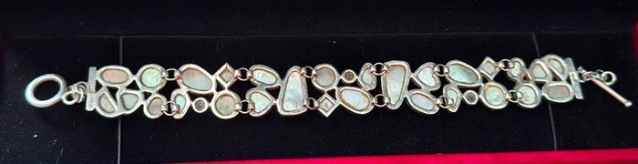 A stunning sterling silver bracelet
