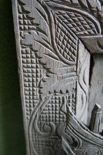 Ancient Chinese Bas-relief in Oak - Chinese Hand Carved Oak ,Antique Wall Art. (big thick and heavy) 22,8" x 21,5" thickness 8"