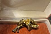 Rare Find. Vintage Gold Tone Brooch