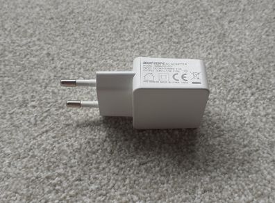 Genuine SUNUN SA68-050100V , 5V , 1A , 5W USB Power AC Adapter - EU Plug - White