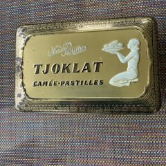 Rare 1950 s Tjoklat tin