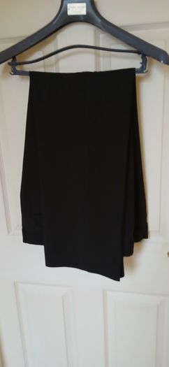 Black 2 piece mans Pierre Remon suit 42R