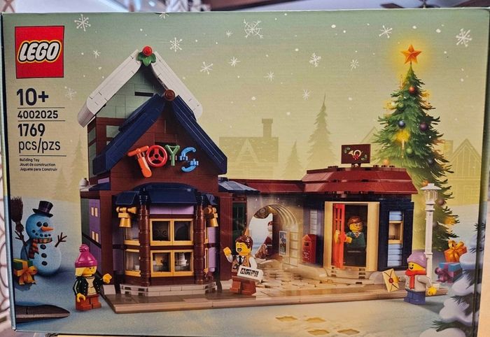 LEGO Set 4002025: Employee Gift - Toy Store Sealed