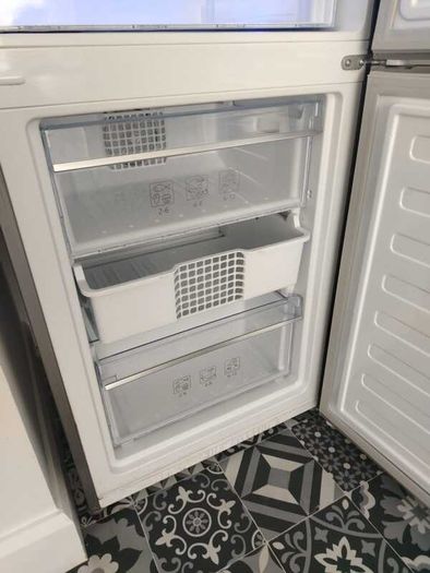 Fridge freezer